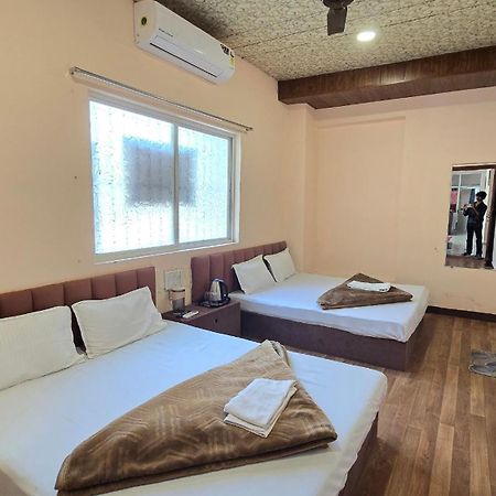אויאיין Hotel Maheshwari Green'S מראה חיצוני תמונה