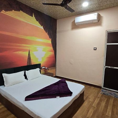 אויאיין Hotel Maheshwari Green'S מראה חיצוני תמונה