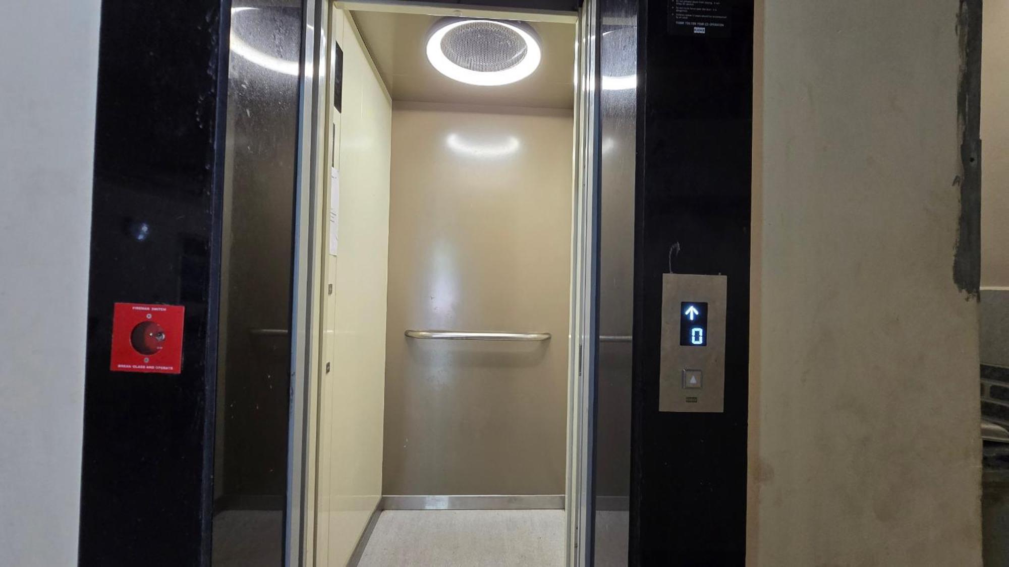 אויאיין Hotel Maheshwari Green'S מראה חיצוני תמונה