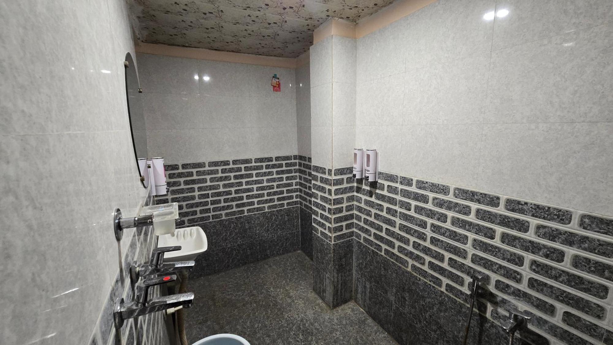אויאיין Hotel Maheshwari Green'S מראה חיצוני תמונה