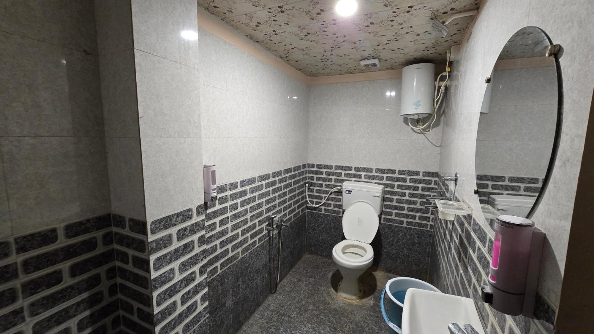 אויאיין Hotel Maheshwari Green'S מראה חיצוני תמונה