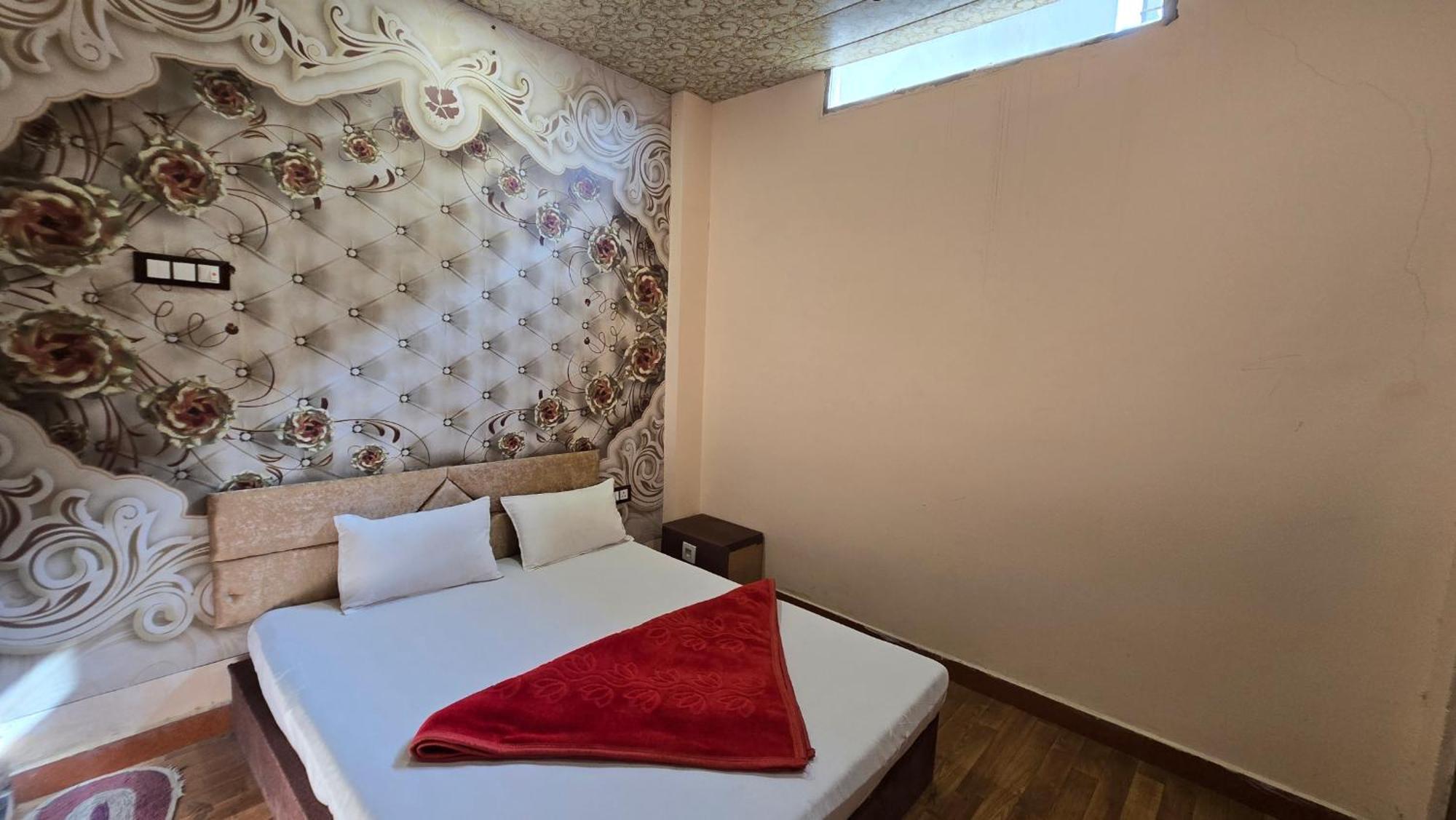 אויאיין Hotel Maheshwari Green'S מראה חיצוני תמונה