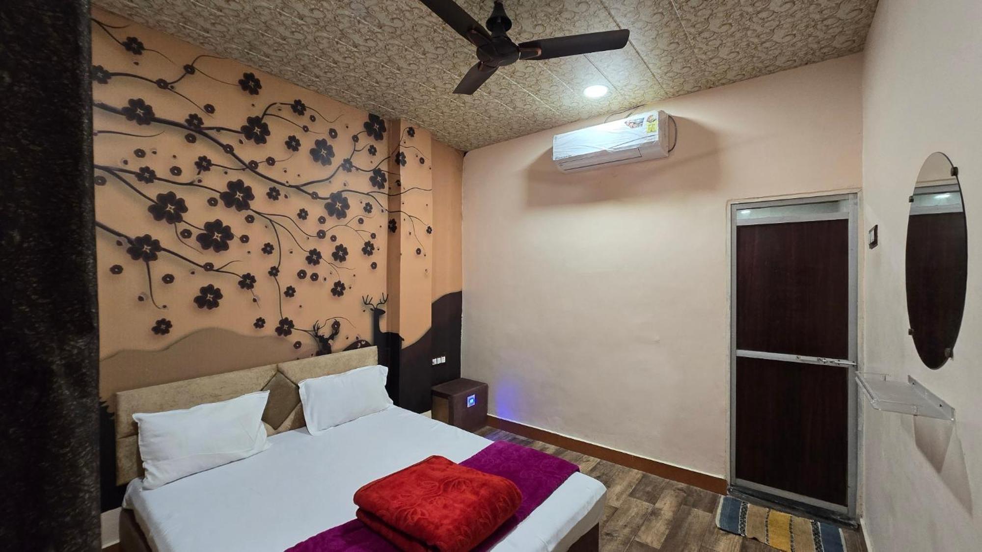 אויאיין Hotel Maheshwari Green'S מראה חיצוני תמונה
