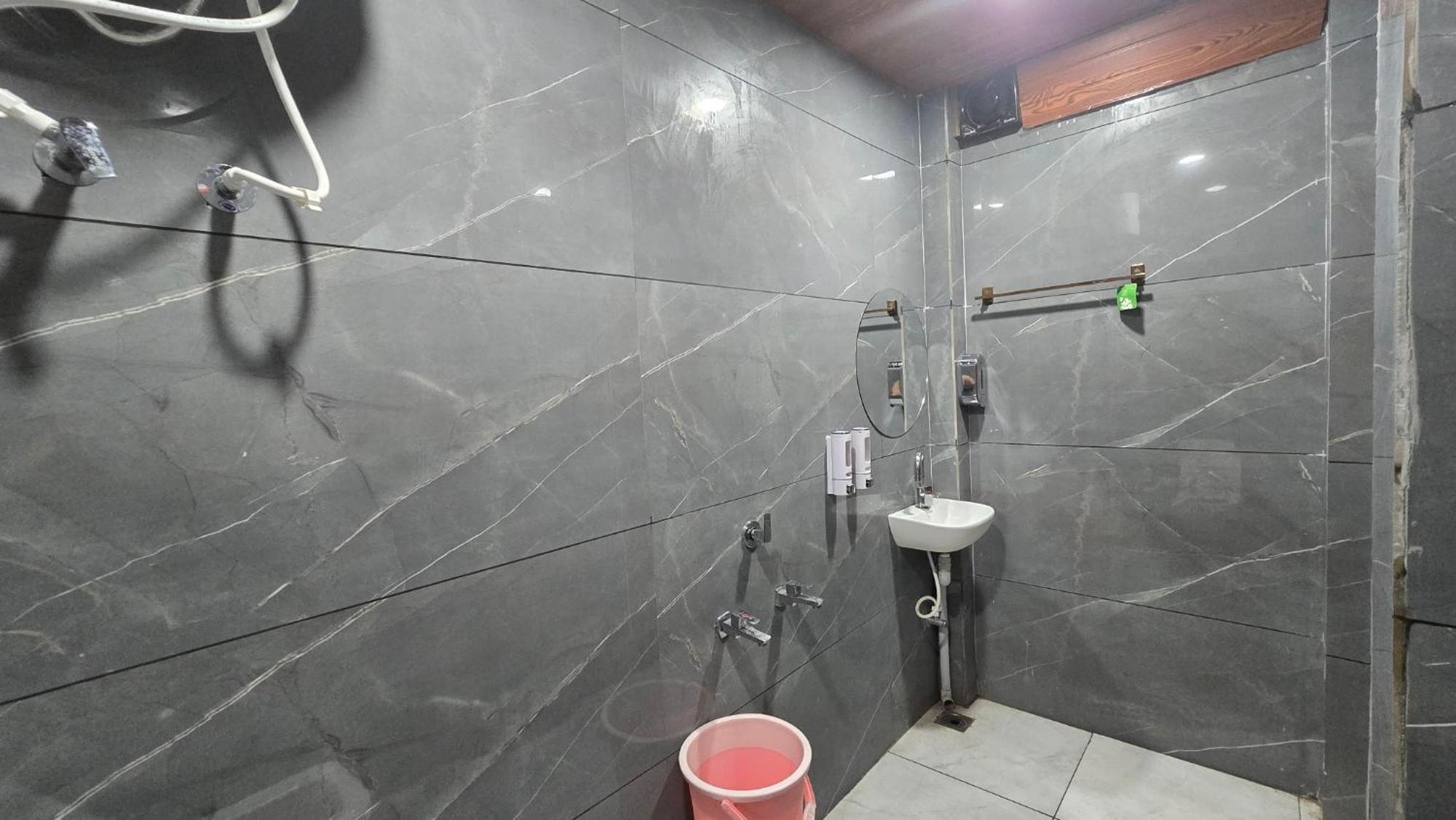 אויאיין Hotel Maheshwari Green'S מראה חיצוני תמונה