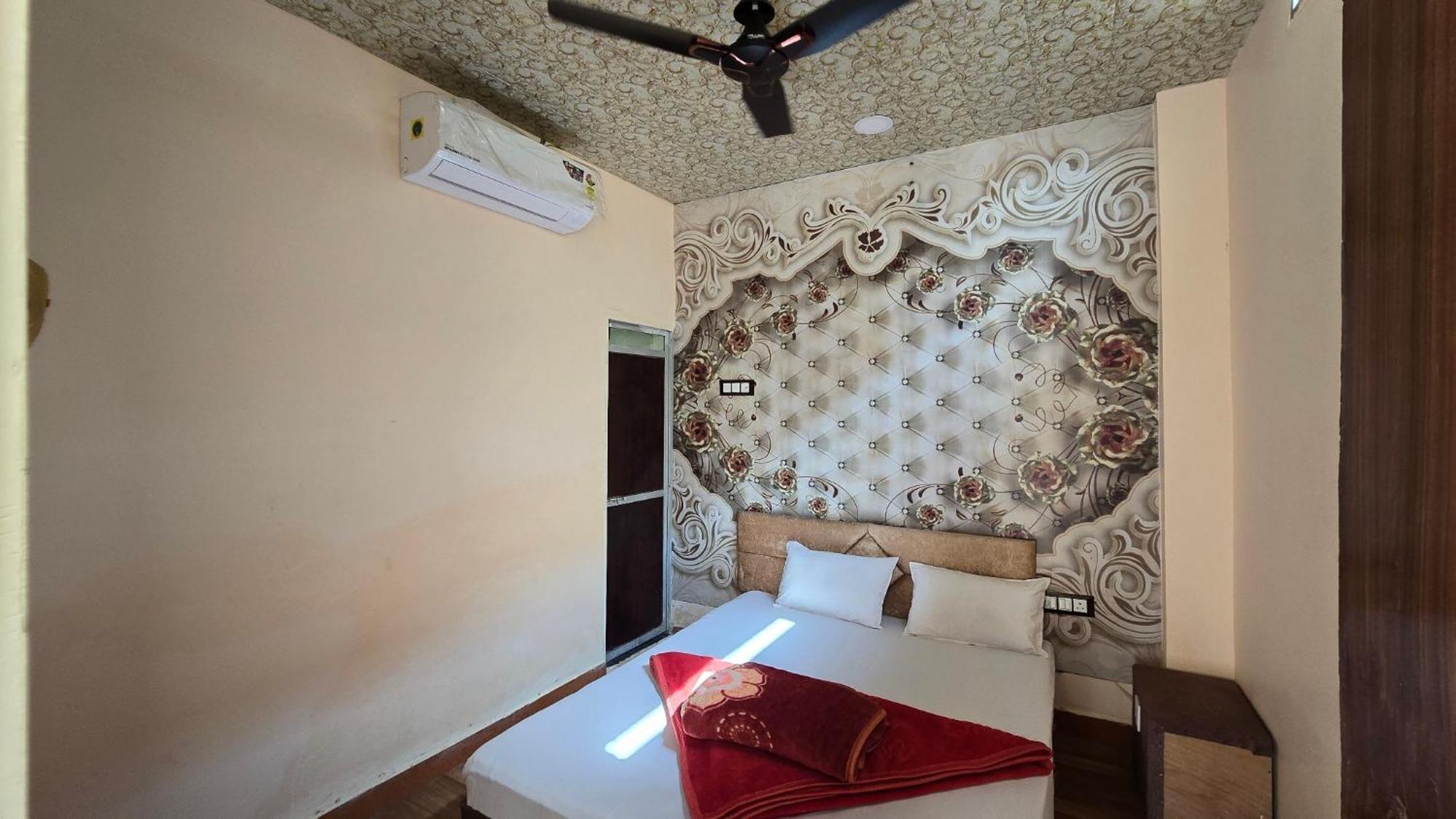 אויאיין Hotel Maheshwari Green'S מראה חיצוני תמונה