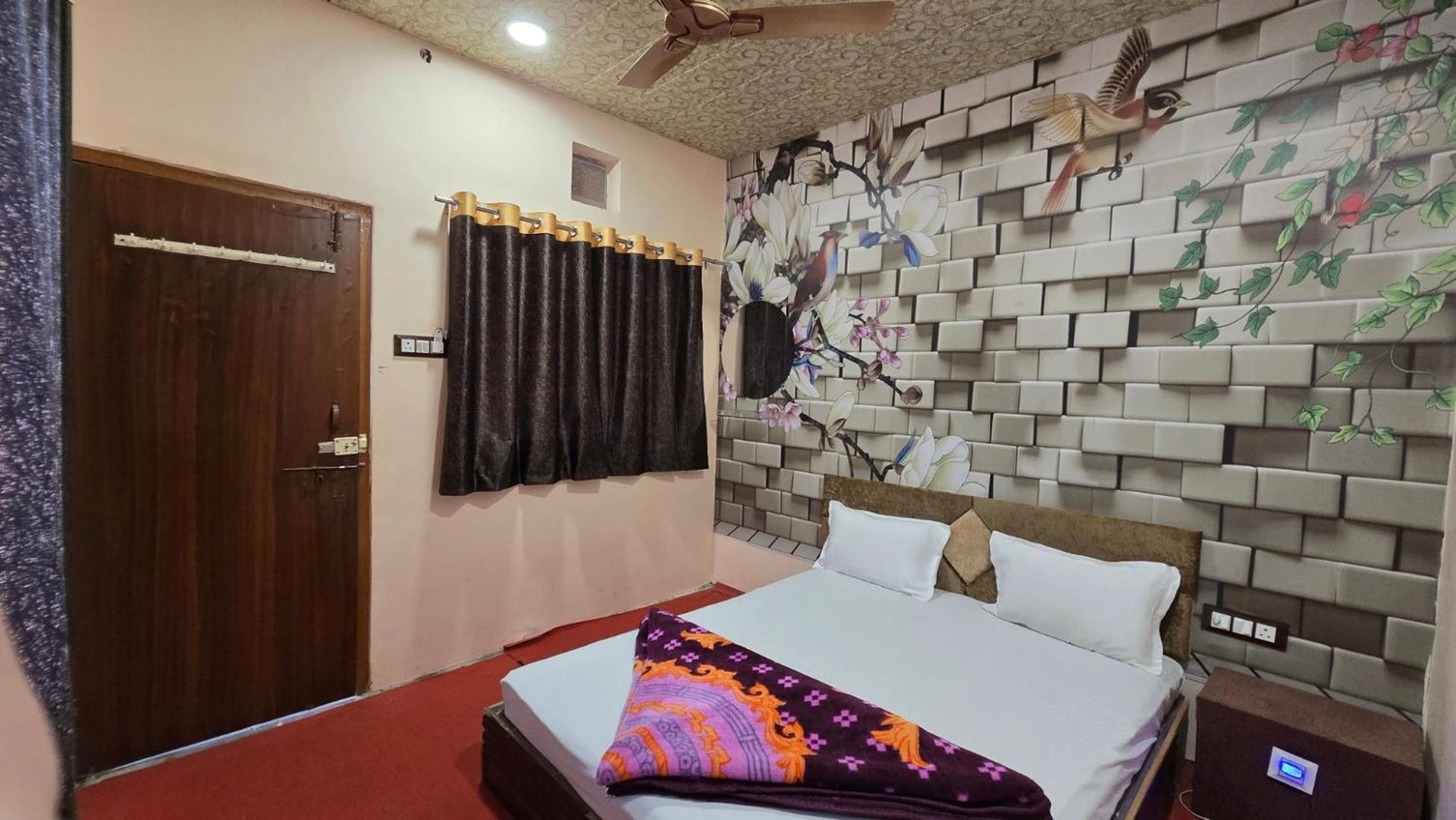 אויאיין Hotel Maheshwari Green'S מראה חיצוני תמונה