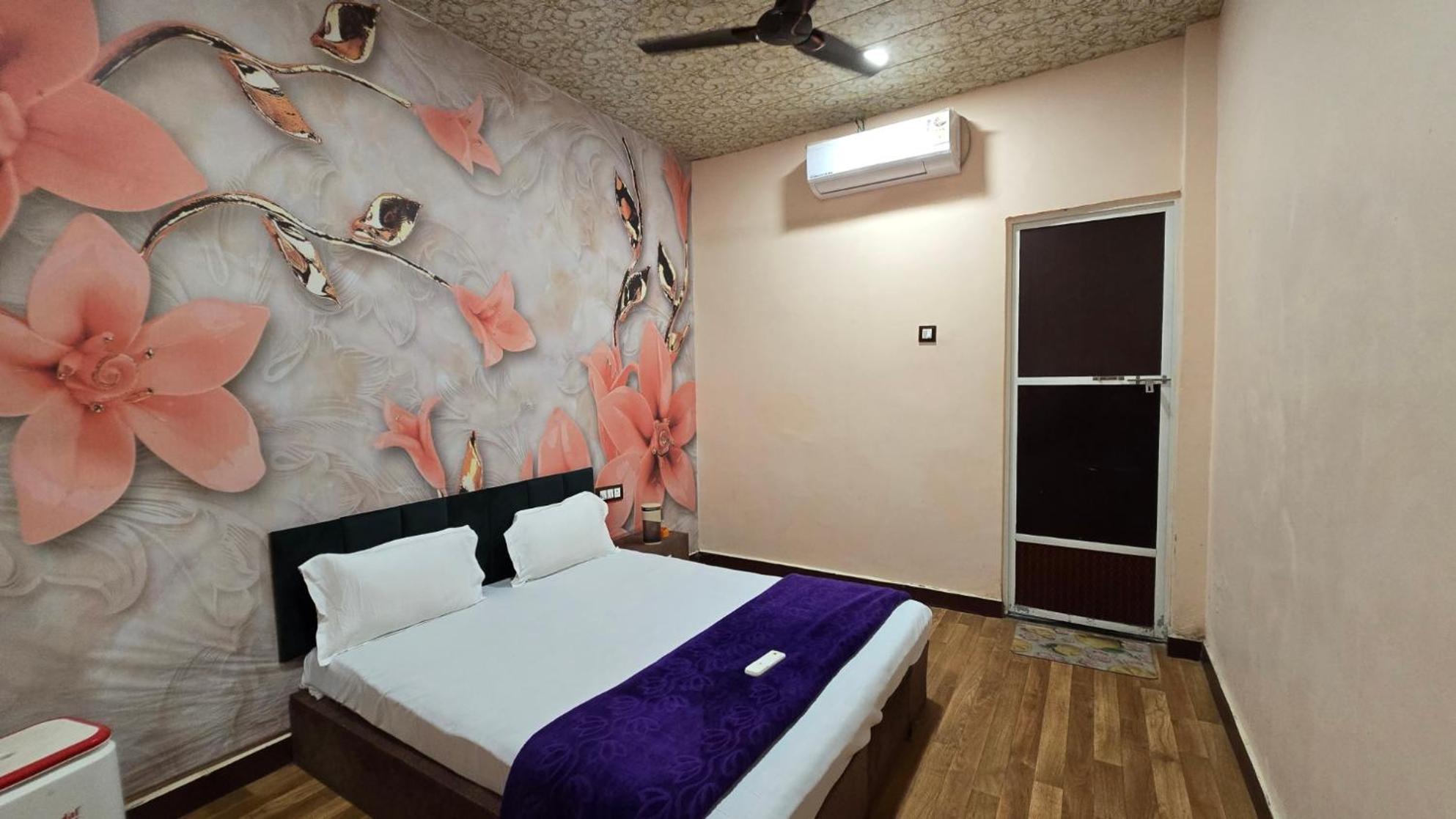 אויאיין Hotel Maheshwari Green'S מראה חיצוני תמונה