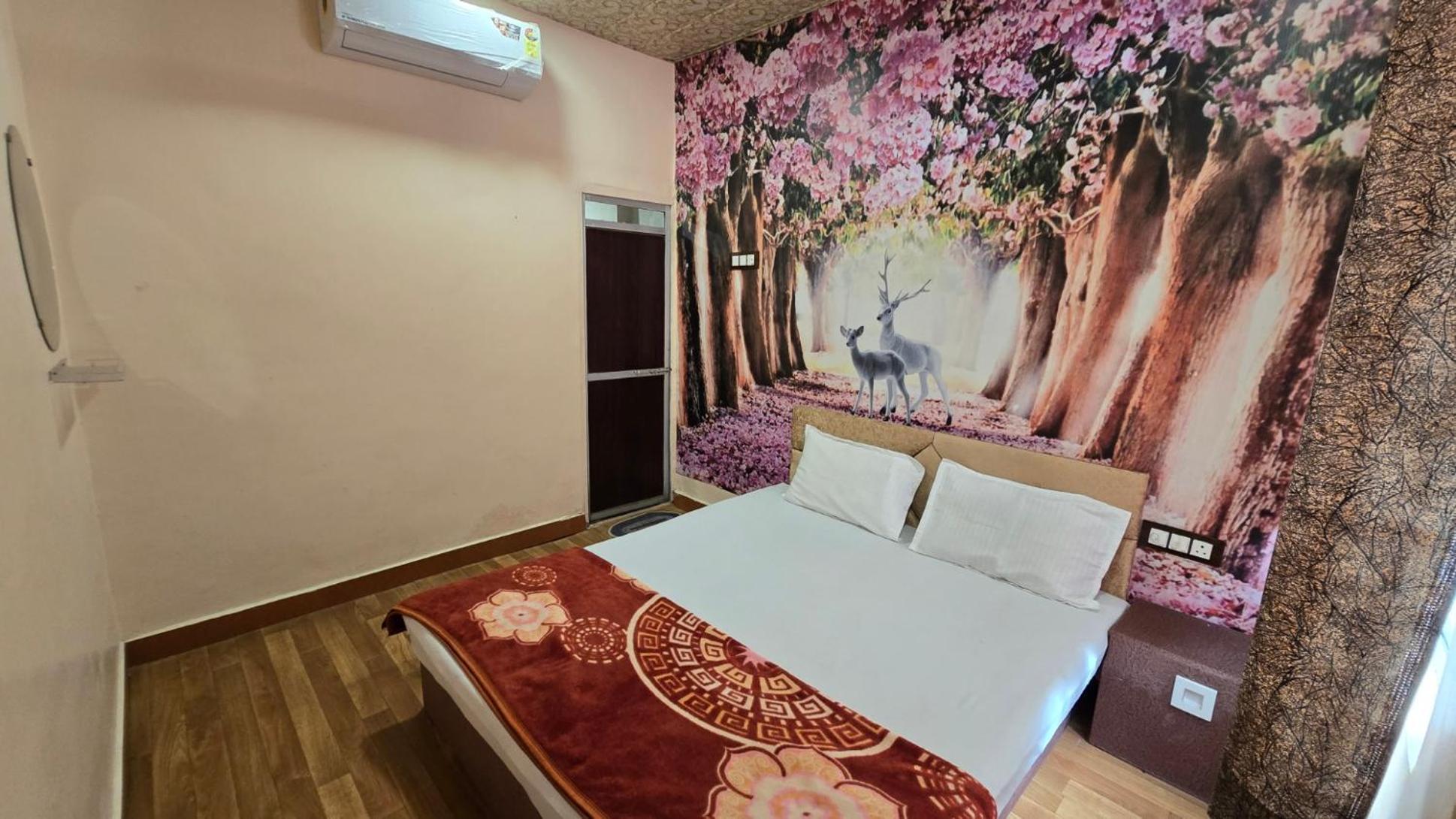 אויאיין Hotel Maheshwari Green'S מראה חיצוני תמונה