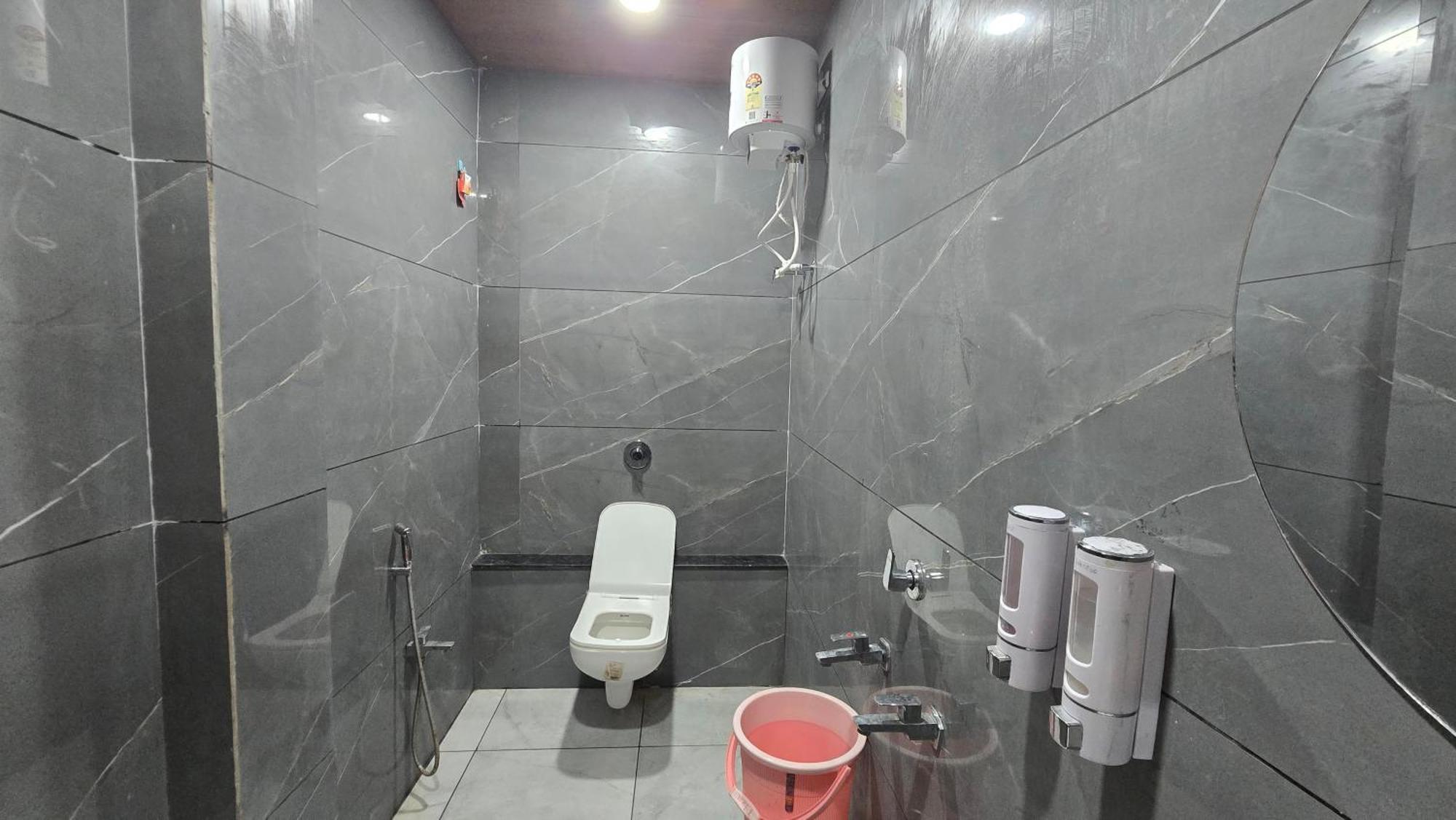 אויאיין Hotel Maheshwari Green'S מראה חיצוני תמונה